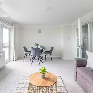 Breath Taking Sea View 2 Bedroom Sleeps 6- Parking Bournemouth